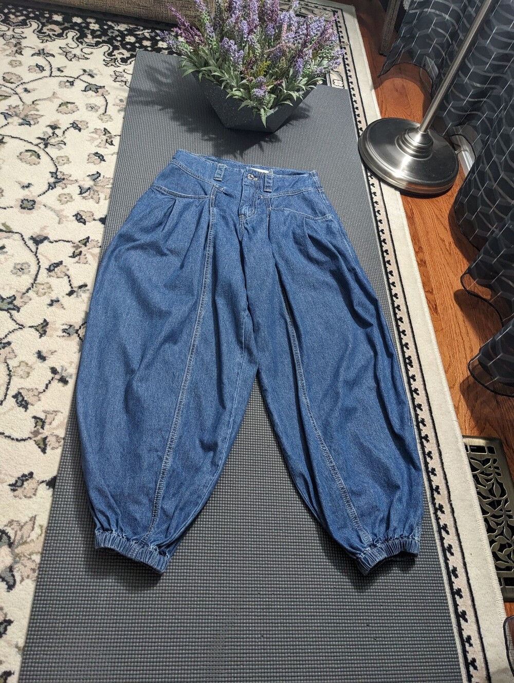 TORN by RONNY KOBO Balloon Ankle Cropped Jeans